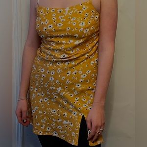 PRINCESS POLLY summer/spring dress! Yellow with flowers.